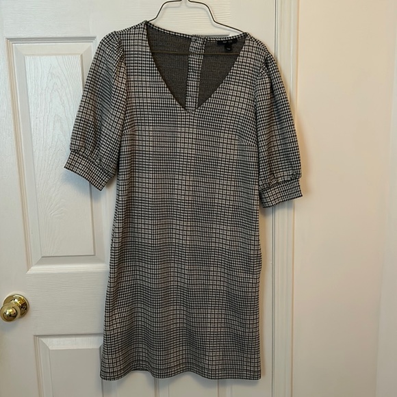 XS RW&CO. Houndstooth Dress - Picture 2 of 4